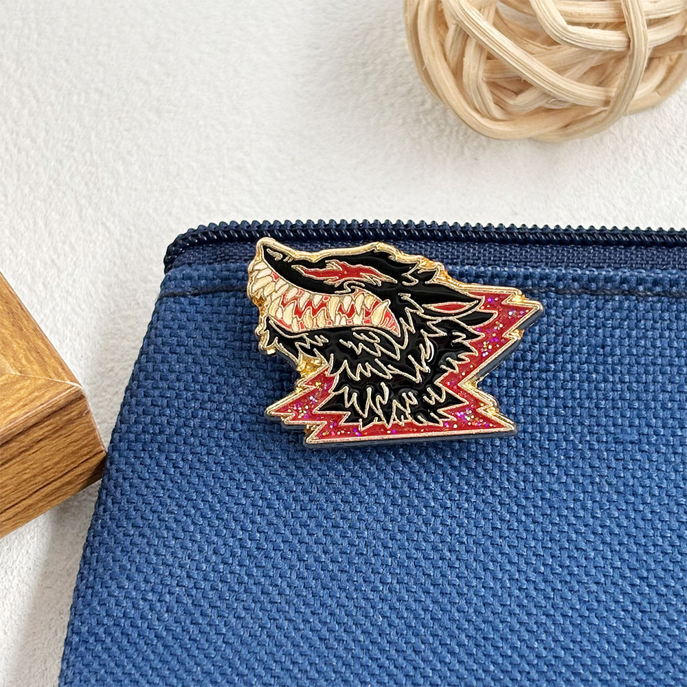 Broche en métal Loup à griffes - Vintage Collectible Clothing avis et prix