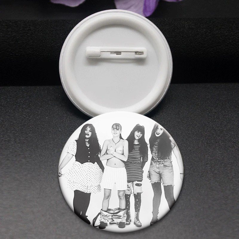 Broche noire à huit Jack Off J - Vintage Collectible Buttons avis et prix
