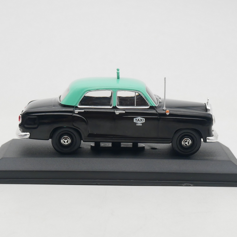 IXO Modèle de voiture classiqu - Vintage And Collectible Toys avis et prix