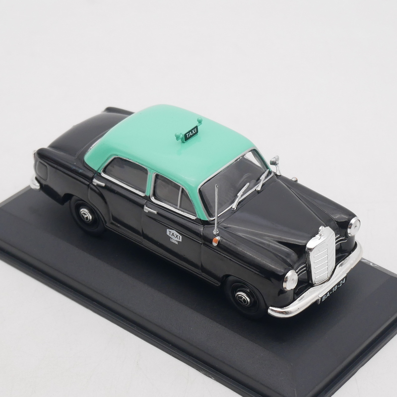 IXO Modèle de voiture classiqu - Vintage And Collectible Toys avis et prix