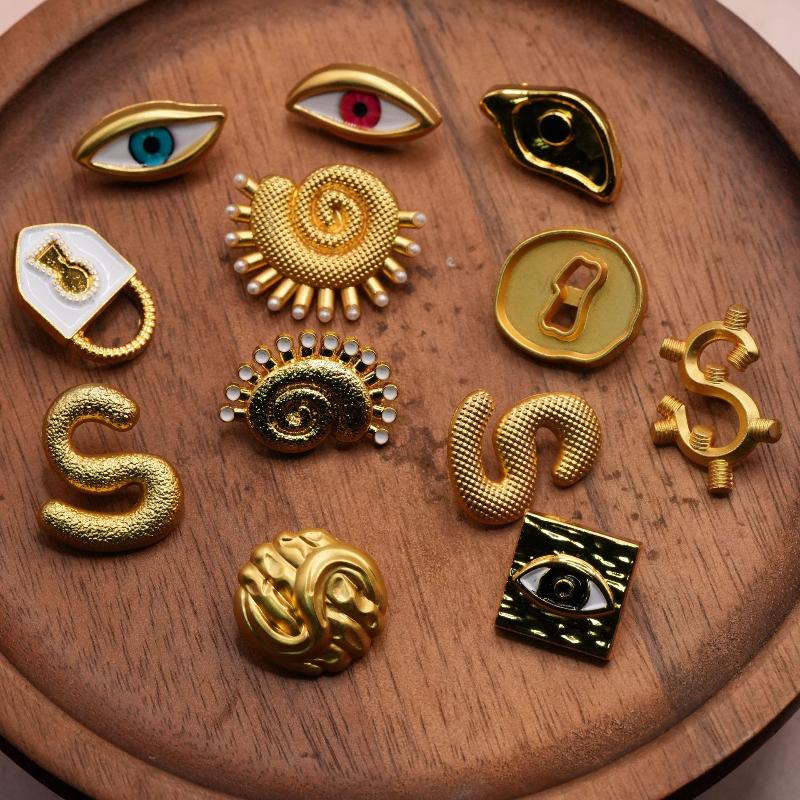 Boutons décoratifs vintage en  - Vintage Collectible Buttons avis et prix
